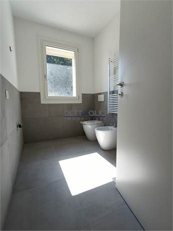 Bagno principale finestrato